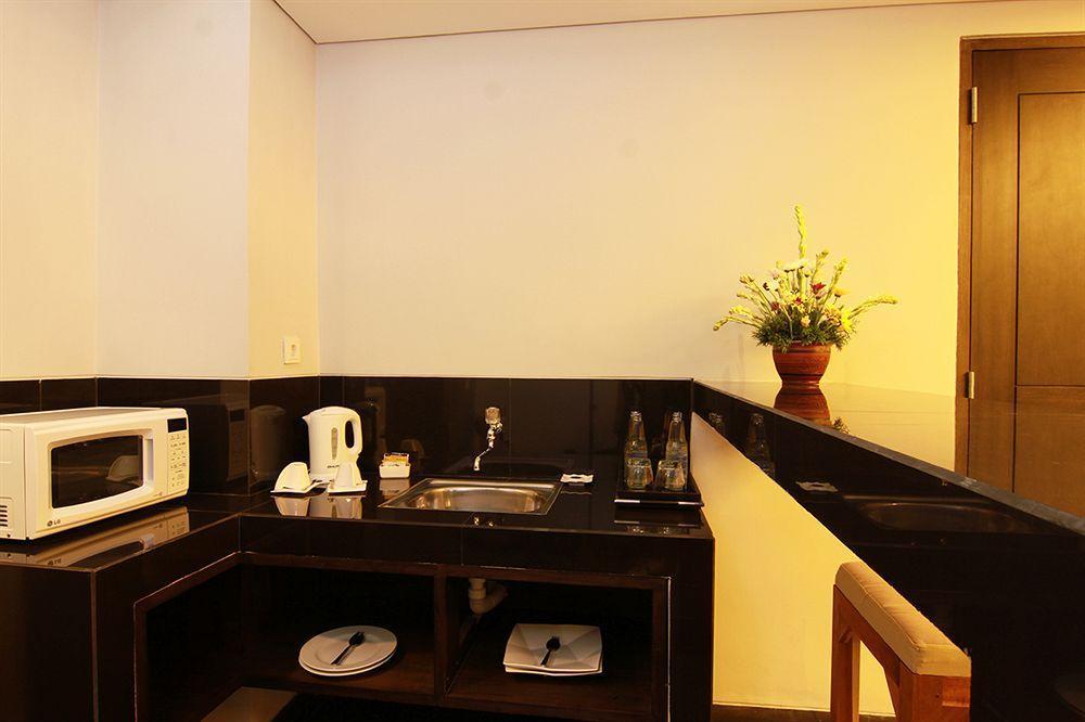 Ping Hotel Seminyak Buitenkant foto